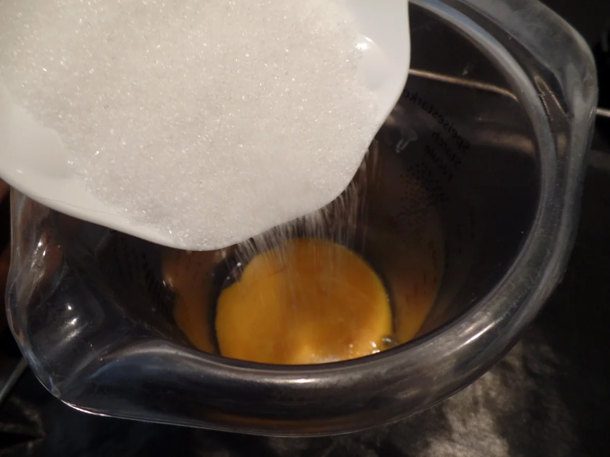 Tartelettes mit Zitronencreme und Baisertupfen - Rezept - Bild Nr. 14443