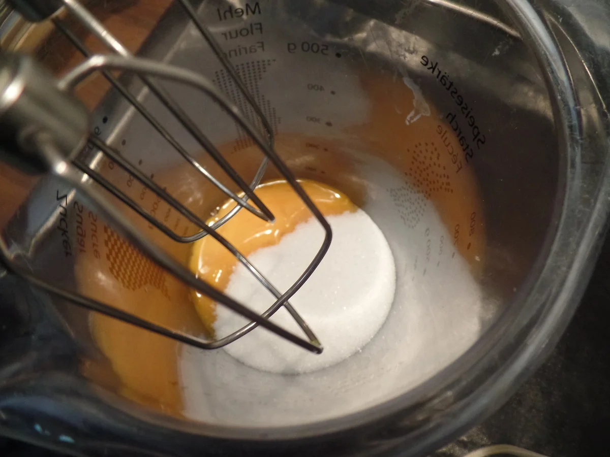 Tartelettes mit Zitronencreme und Baisertupfen - Rezept - Bild Nr. 14444