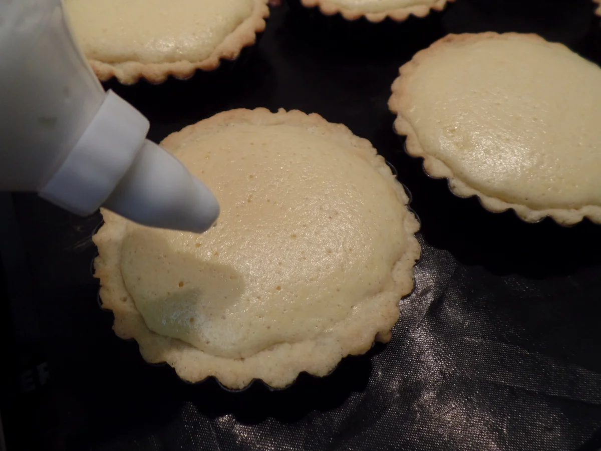 Tartelettes mit Zitronencreme und Baisertupfen - Rezept - Bild Nr. 14449