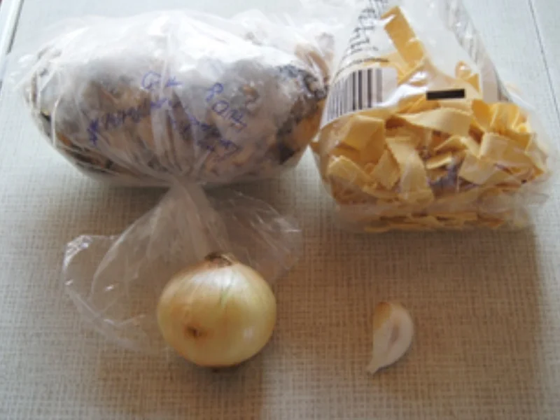 Bandnudelpasta mit Waldpilzen und gemischten Salat - Rezept - Bild Nr. 3