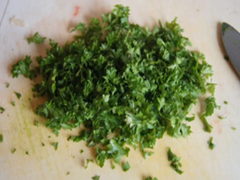 Bandnudelpasta mit Waldpilzen und gemischten Salat - Rezept - Bild Nr. 6