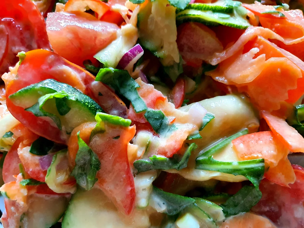 Rezept: Basischer Gemüsesalat mit Hummus-Dressing Bild Nr. 14456 Basischer Gemüsesalat mit Hummus-Dressing - Rezept - Bild Nr. 14456