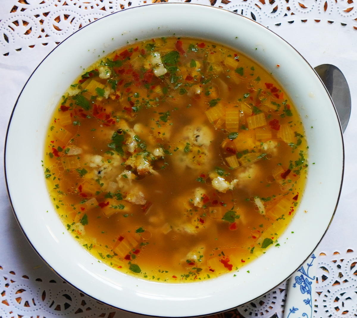 Breznknödelsuppe mit Rauchfleisch - Rezept - Bild Nr. 14460