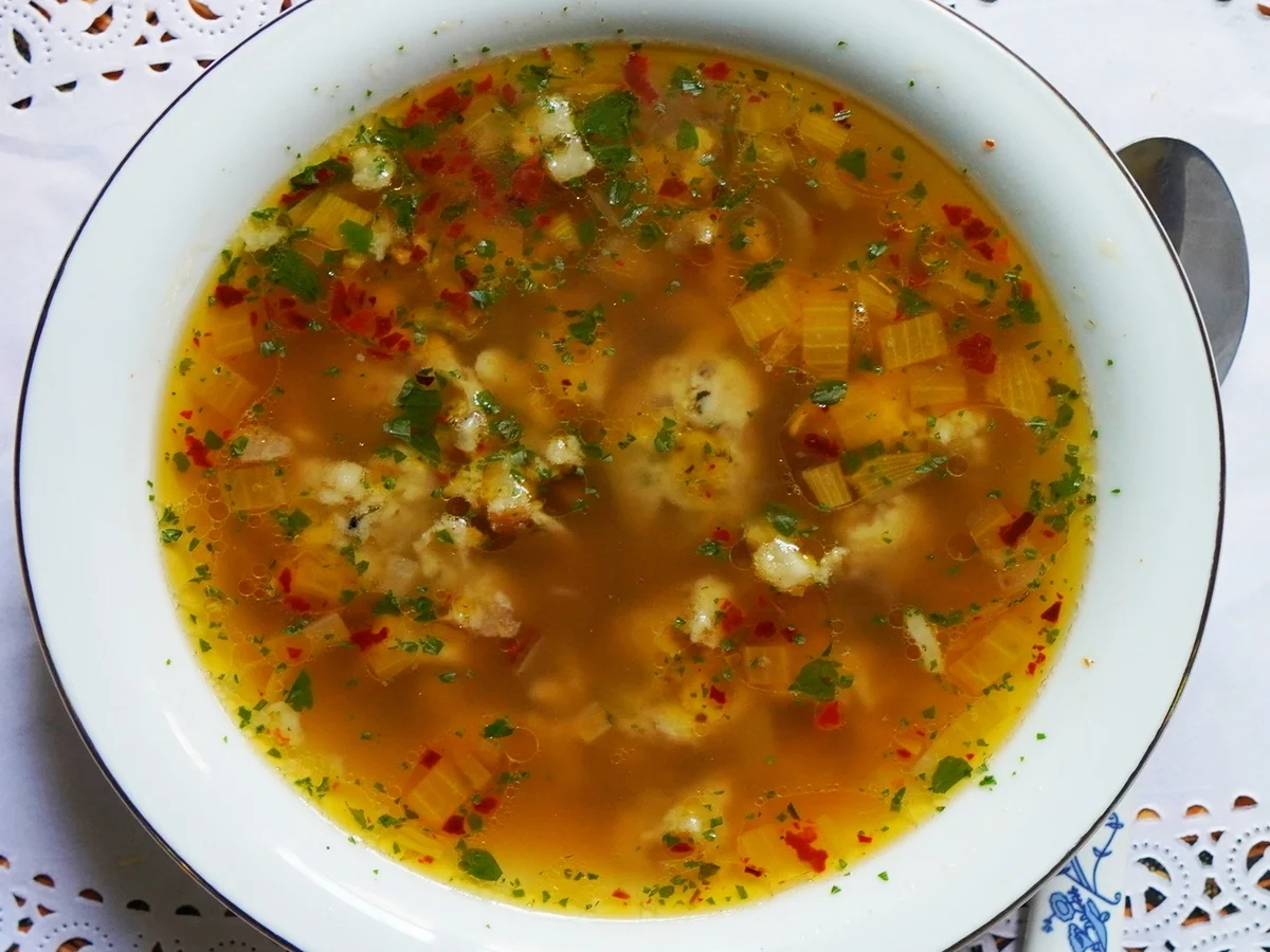 Breznknödelsuppe mit Rauchfleisch - Rezept - Bild Nr. 14460