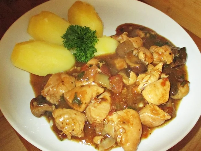 Hähnchen-Champignon-Gulasch - Rezept - Bild Nr. 14461