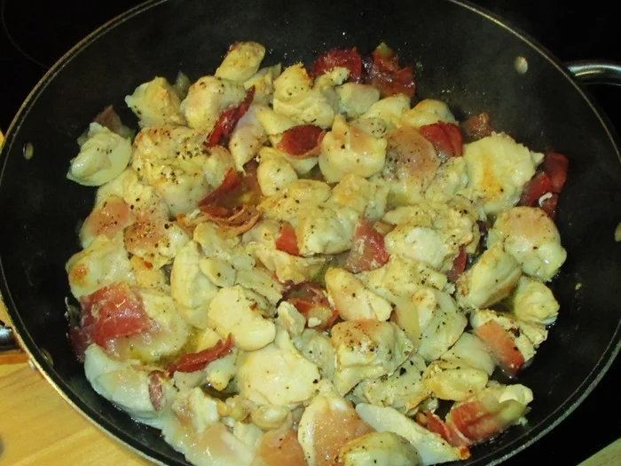 Hähnchen-Champignon-Gulasch - Rezept - Bild Nr. 14466