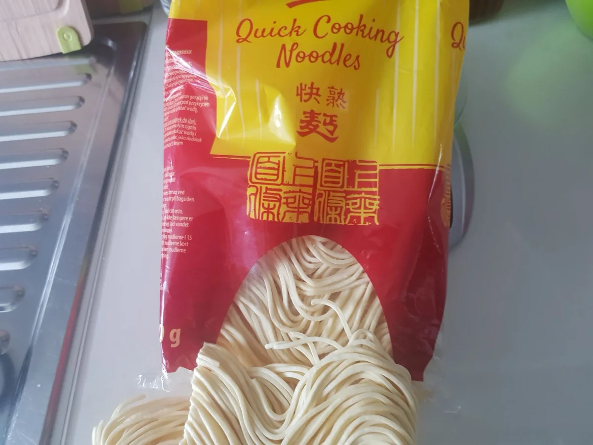 Lemon-Chicken mit Nudeln aus dem Wok - Rezept - Bild Nr. 14473