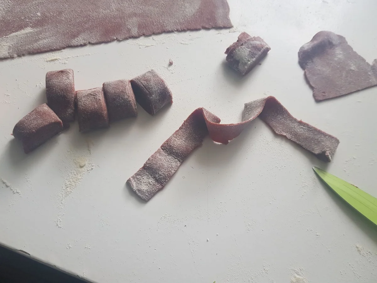 Pappardelle "tri color" aglio e olio - Rezept - Bild Nr. 14463