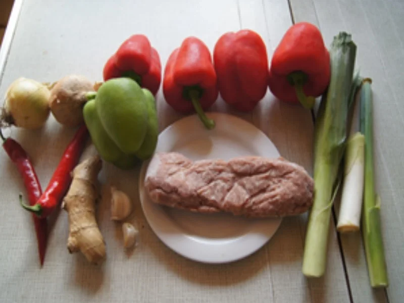 Rezept: Pikant gefüllte und gebackene Paprika Bild Nr. 3 Pikant gefüllte und gebackene Paprika - Rezept - Bild Nr. 3