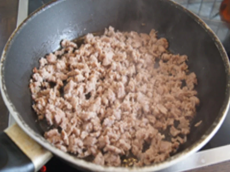 Rezept: Pikant gefüllte und gebackene Paprika Bild Nr. 7 Pikant gefüllte und gebackene Paprika - Rezept - Bild Nr. 7