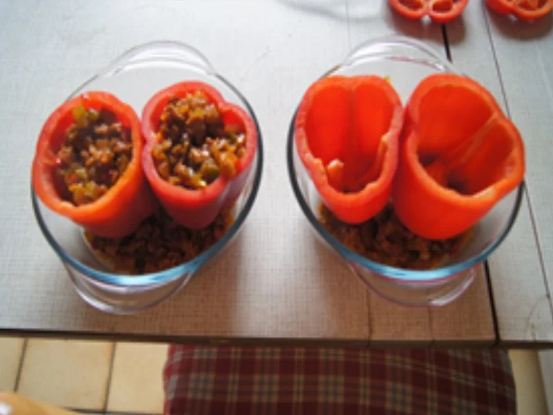 Rezept: Pikant gefüllte und gebackene Paprika Bild Nr. 13 Pikant gefüllte und gebackene Paprika - Rezept - Bild Nr. 13
