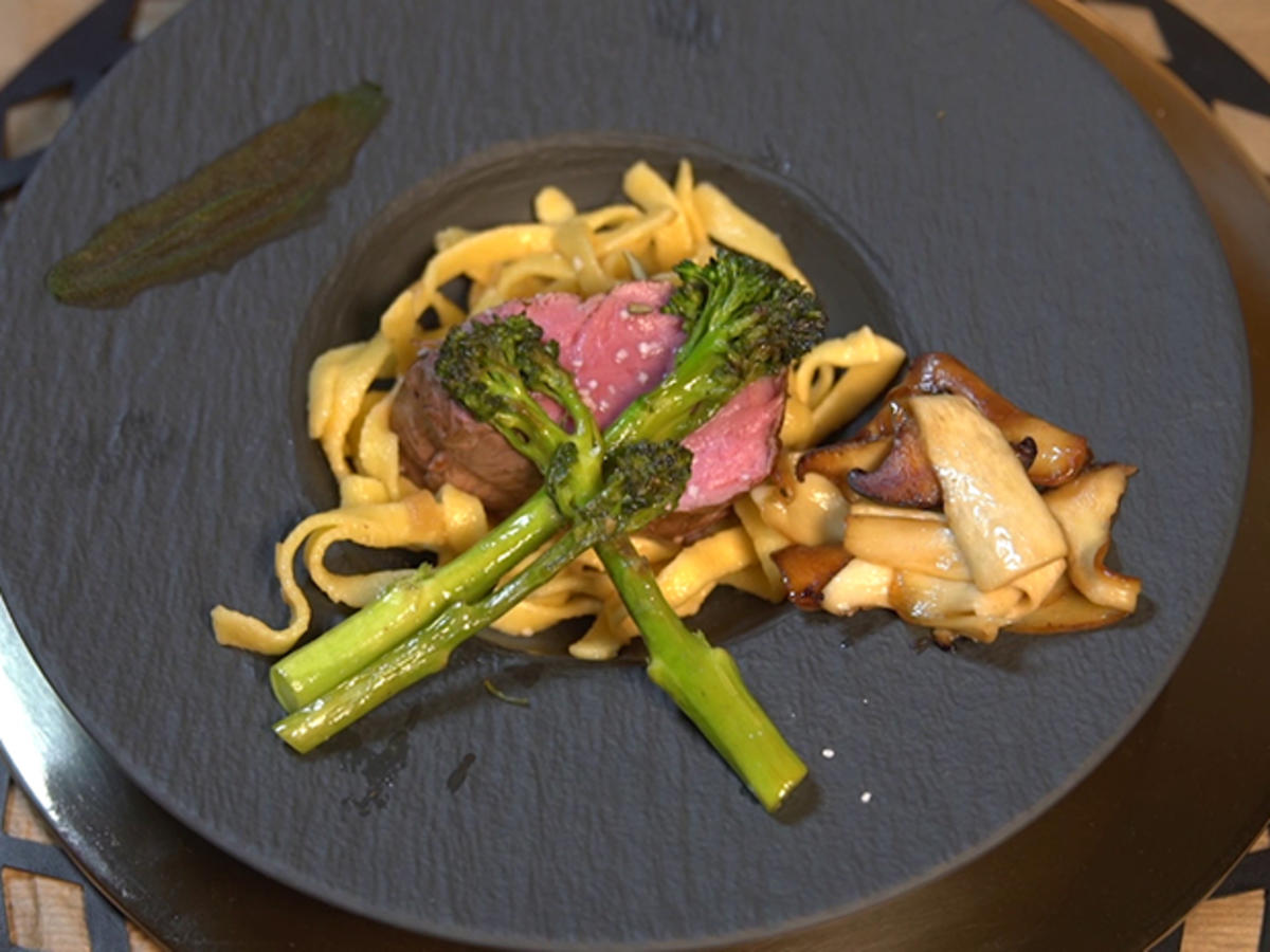 Kalbsfilet mit Pasta, wildem Brokkoli und Kräuterseitlingen - Rezept - Bild Nr. 14460