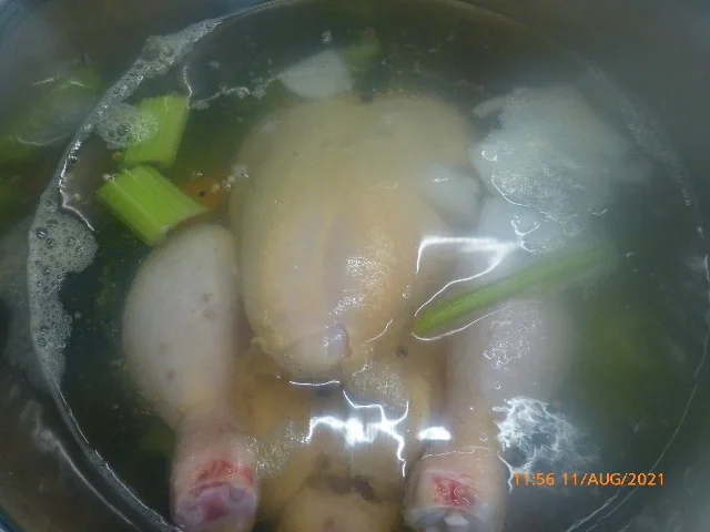 Rezept: Poularde mit Thunfischsauce Bild Nr. 14462 Poularde mit Thunfischsauce - Rezept - Bild Nr. 14462