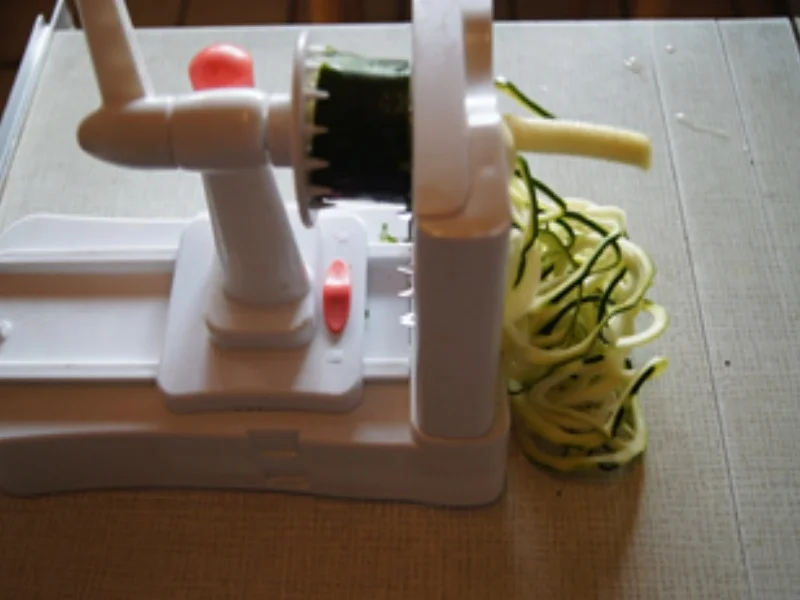 Rezept: Gebackene Dorade mit Zucchini-Spaghetti Bild Nr. 7 Gebackene Dorade mit Zucchini-Spaghetti - Rezept - Bild Nr. 7