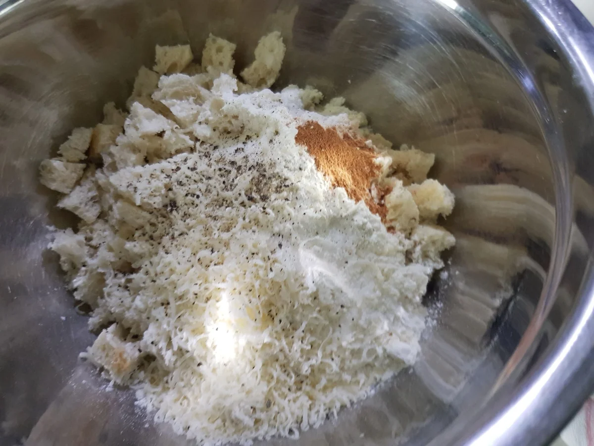 Gnocchi di Pane con finferli e pancetta - Rezept - Bild Nr. 14490