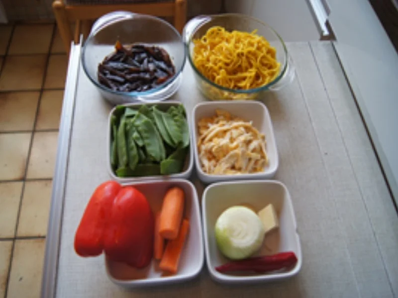 Rezept: Nudeln chow mein Bild Nr. 14472 Nudeln chow mein - Rezept - Bild Nr. 14472