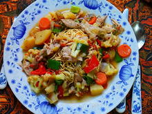 Frittierte Nudeln mit Huhn und Gemüse -- Tami Goreng Cap Cay Ayam - Rezept - Bild Nr. 2