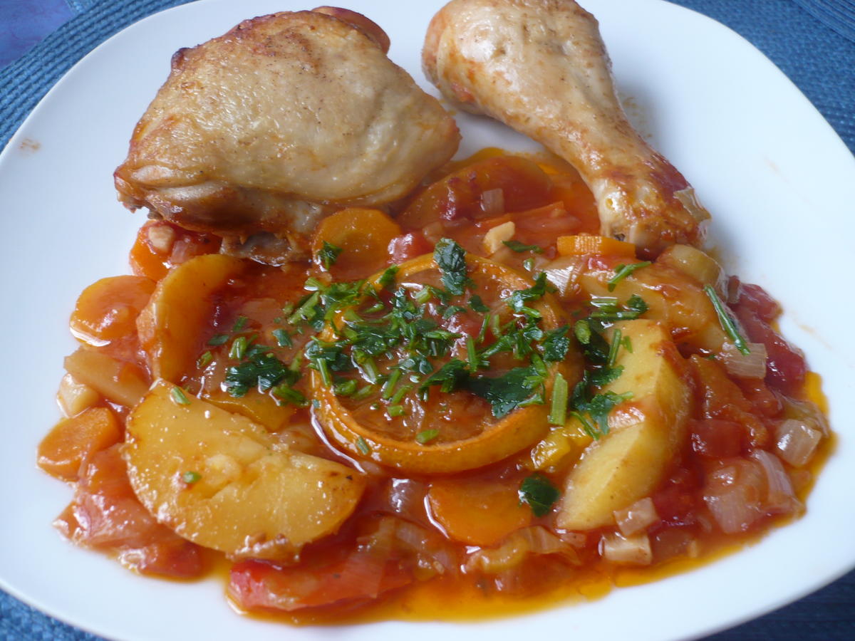 Hähnchen mit Kartoffeln, Paprika und Lauch in Tomatensoße - Rezept - Bild Nr. 2