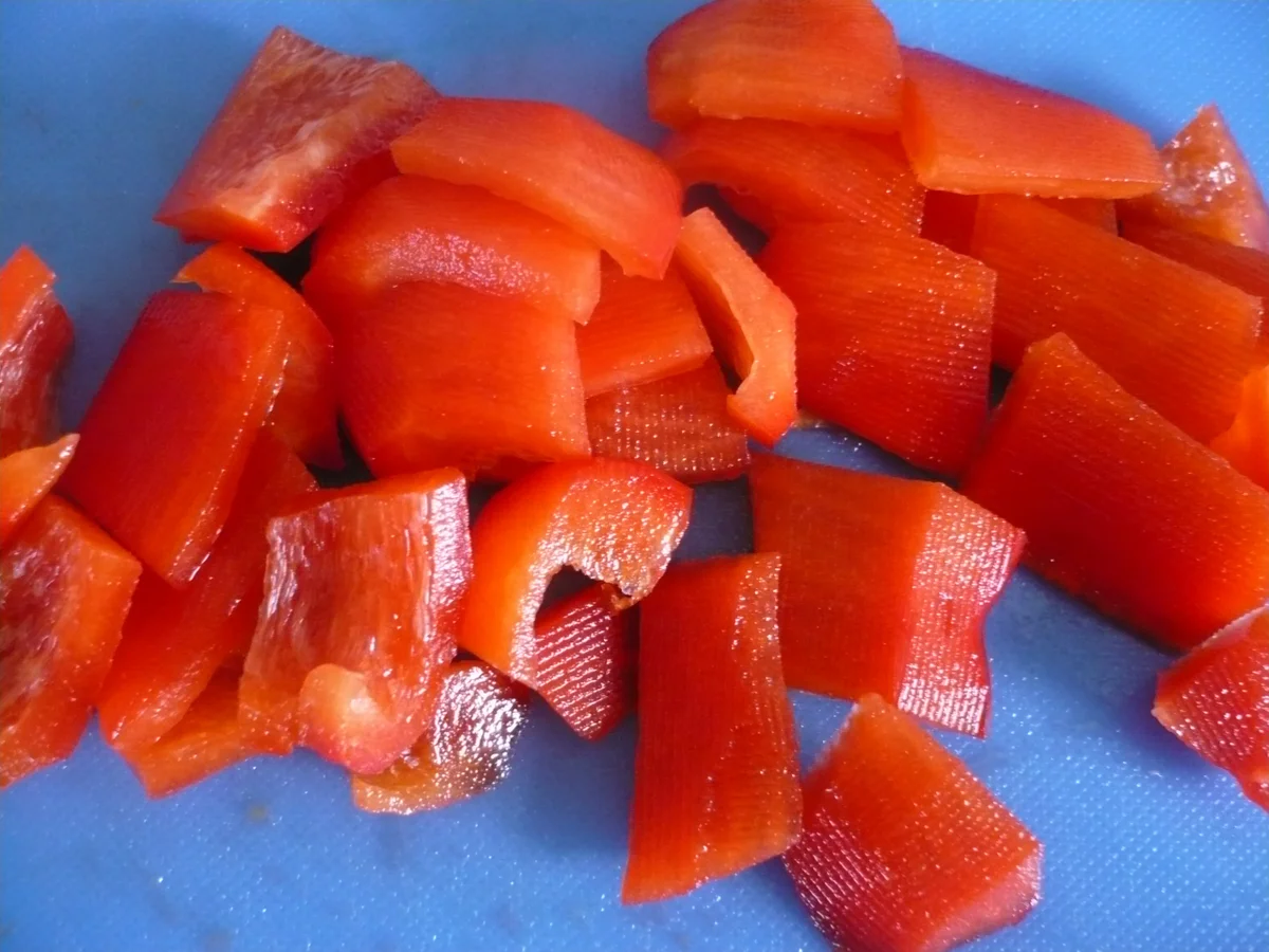 Hähnchen mit Kartoffeln, Paprika und Lauch in Tomatensoße - Rezept - Bild Nr. 14504