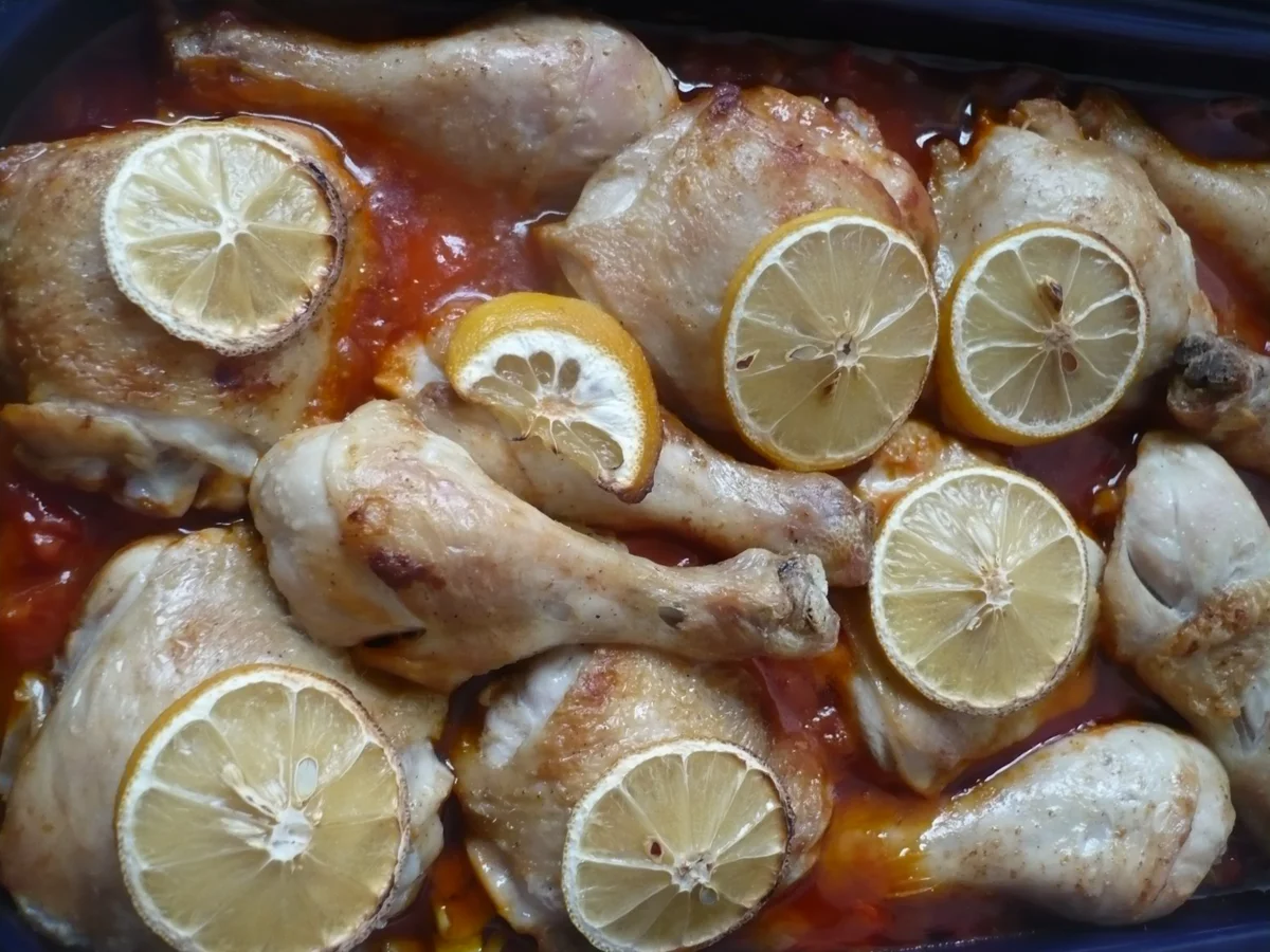 Hähnchen mit Kartoffeln, Paprika und Lauch in Tomatensoße - Rezept - Bild Nr. 14513