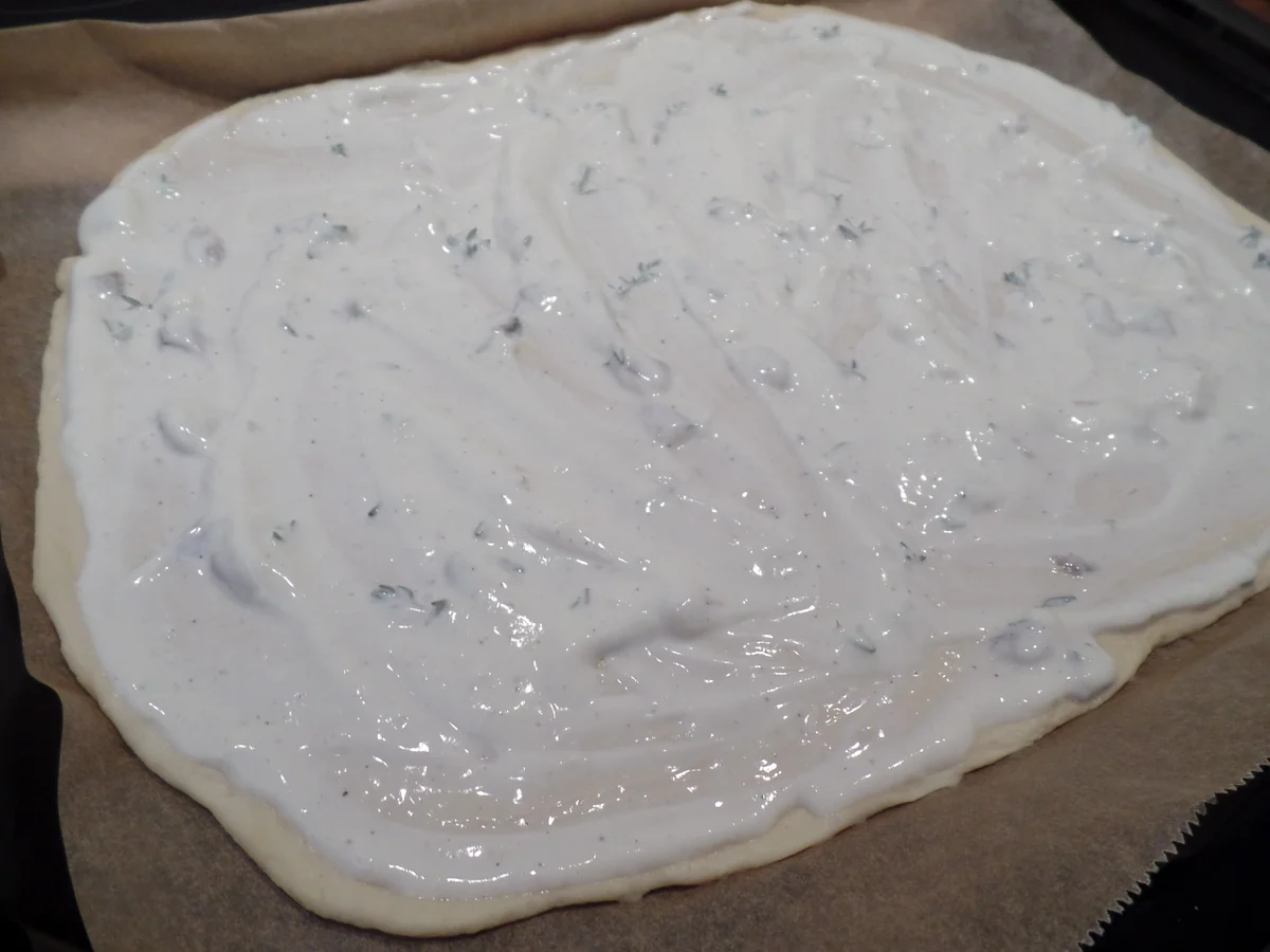 Flammkuchen mit Zucchini und Parmaschinken - Rezept - Bild Nr. 14509