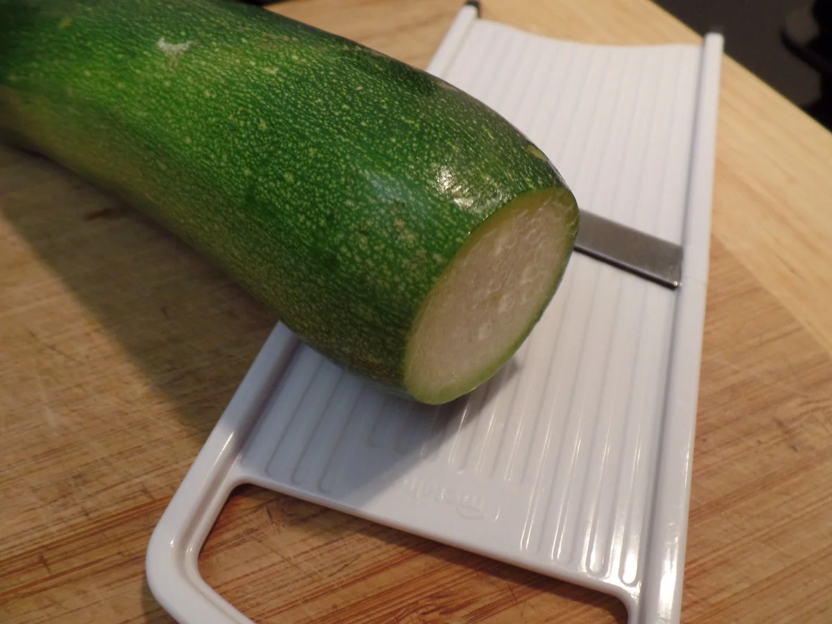 Flammkuchen mit Zucchini und Parmaschinken - Rezept - Bild Nr. 14510