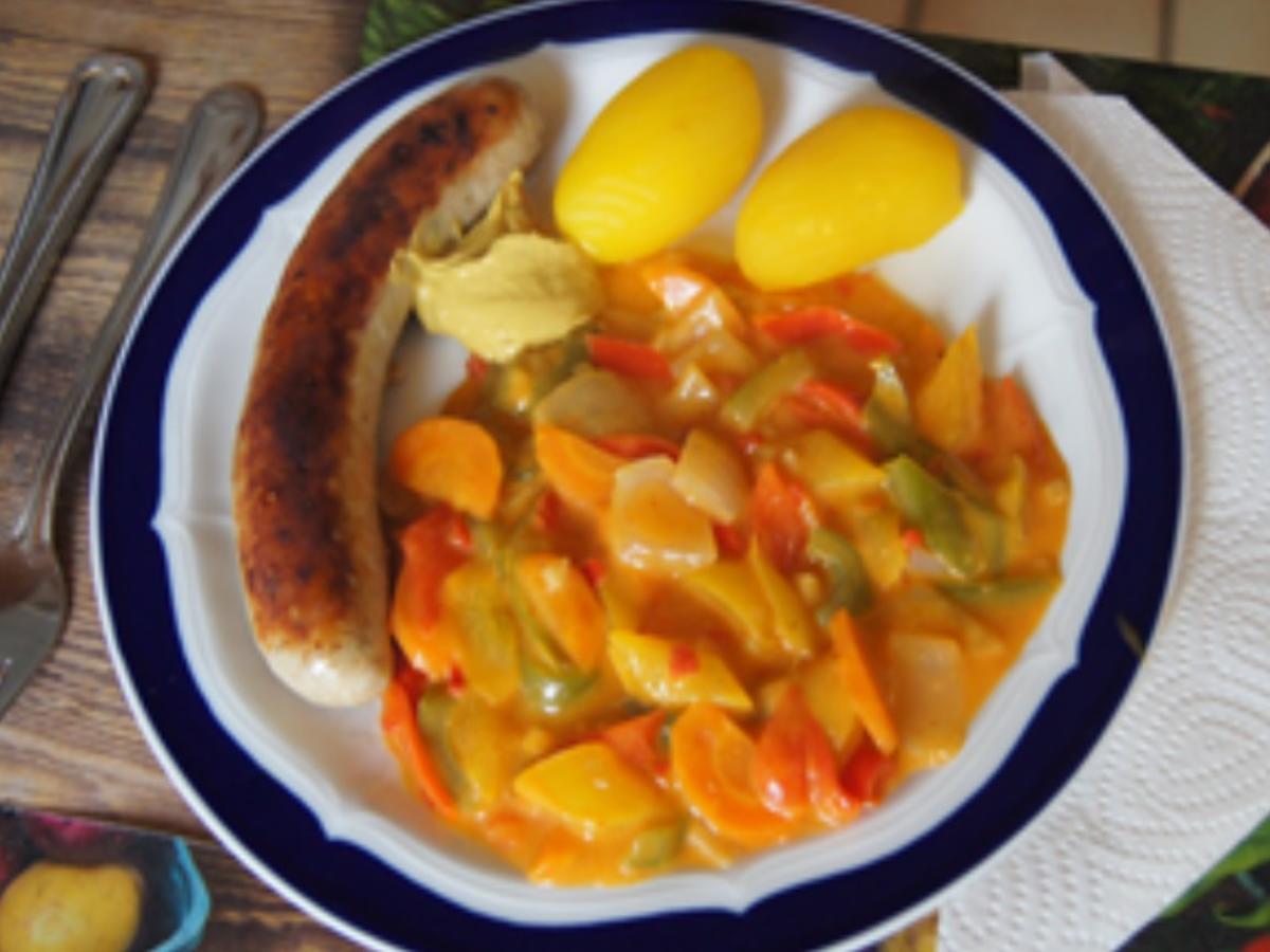 Bratwurst mit rotem Currygemüse und Drillingen - Rezept - Bild Nr. 2
