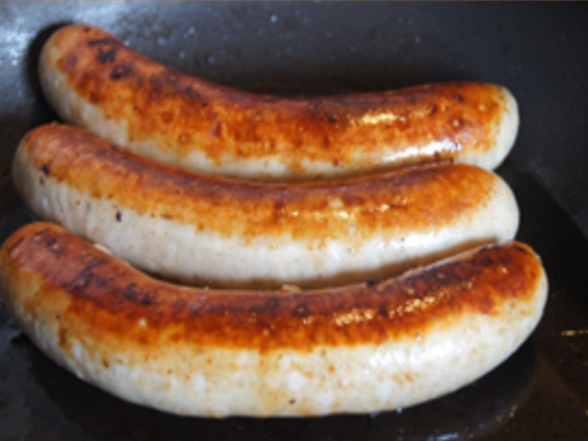 Bratwurst mit rotem Currygemüse und Drillingen - Rezept - Bild Nr. 5