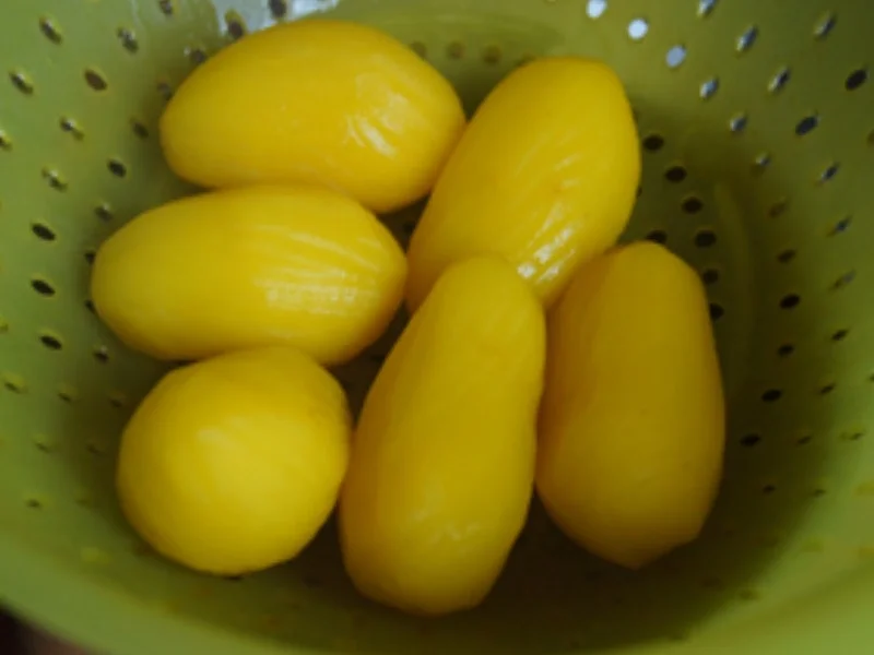 Rezept: Bratwurst mit rotem Currygemüse und Drillingen Bild Nr. 18 Bratwurst mit rotem Currygemüse und Drillingen - Rezept - Bild Nr. 18