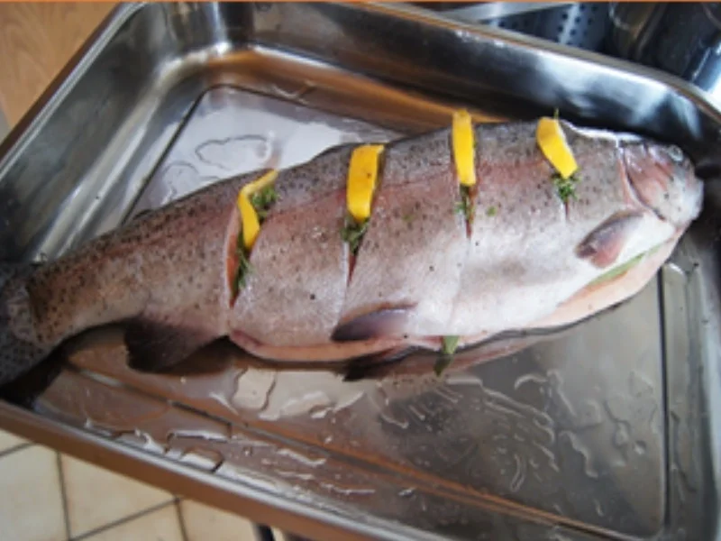 Backofen-Lachsforelle mit Rosmarin-Drillingen und Rote-Bete-Salat - Rezept - Bild Nr. 5