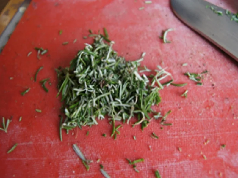 Backofen-Lachsforelle mit Rosmarin-Drillingen und Rote-Bete-Salat - Rezept - Bild Nr. 9