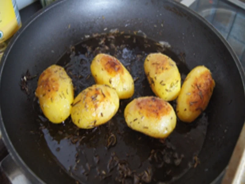 Backofen-Lachsforelle mit Rosmarin-Drillingen und Rote-Bete-Salat - Rezept - Bild Nr. 11