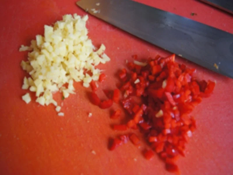 Mie-Nudeln mit Gemüsemix, Ei und ausgebackenen Hähnchennuggets - Rezept - Bild Nr. 14518