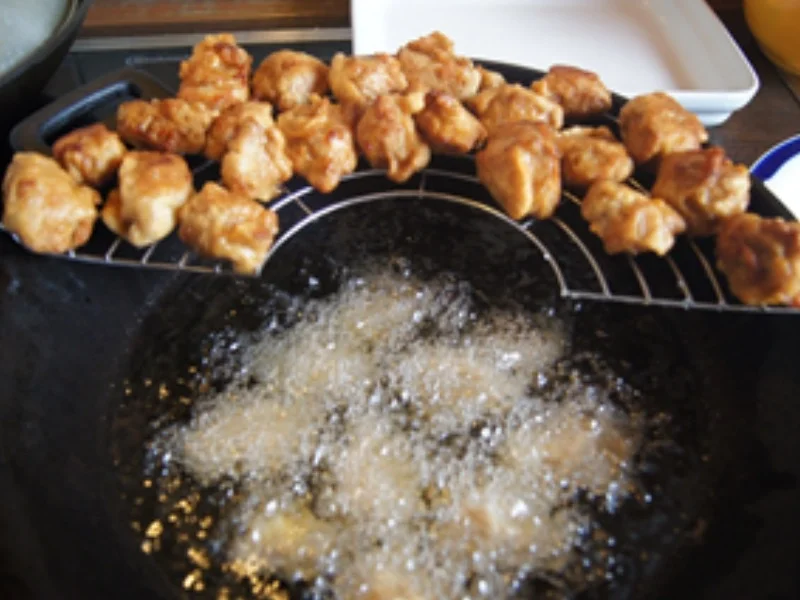 Mie-Nudeln mit Gemüsemix, Ei und ausgebackenen Hähnchennuggets - Rezept - Bild Nr. 14532