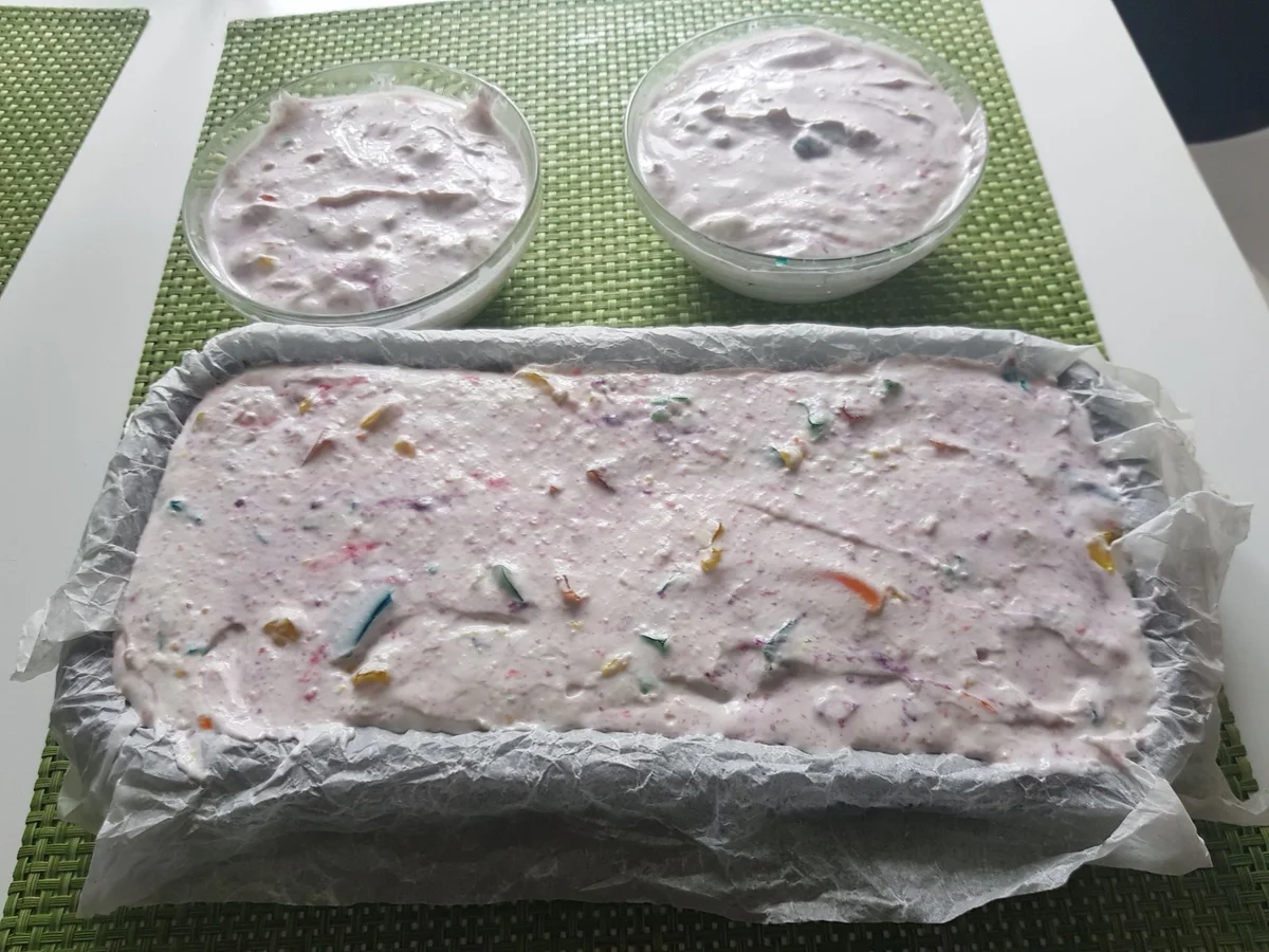 Quark-Mousse mit bunten Splittern und Nektarinen-Creme - Rezept - Bild Nr. 14519