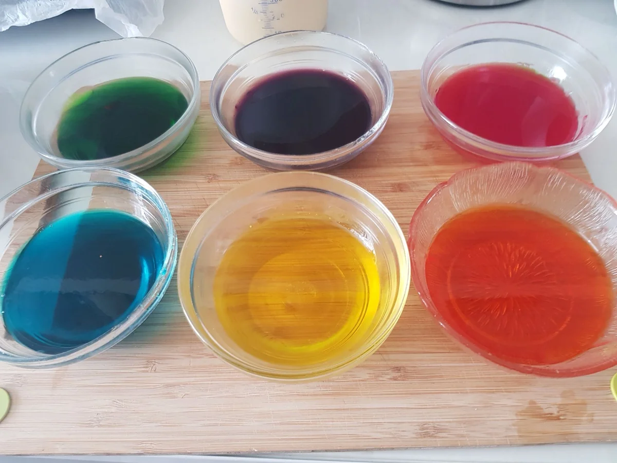 Quark-Mousse mit bunten Splittern und Nektarinen-Creme - Rezept - Bild Nr. 14522