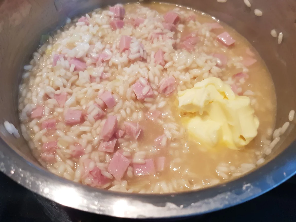 Zanderfilet im Parmesan-Mantel auf Risi e Bisi - Rezept - Bild Nr. 14513