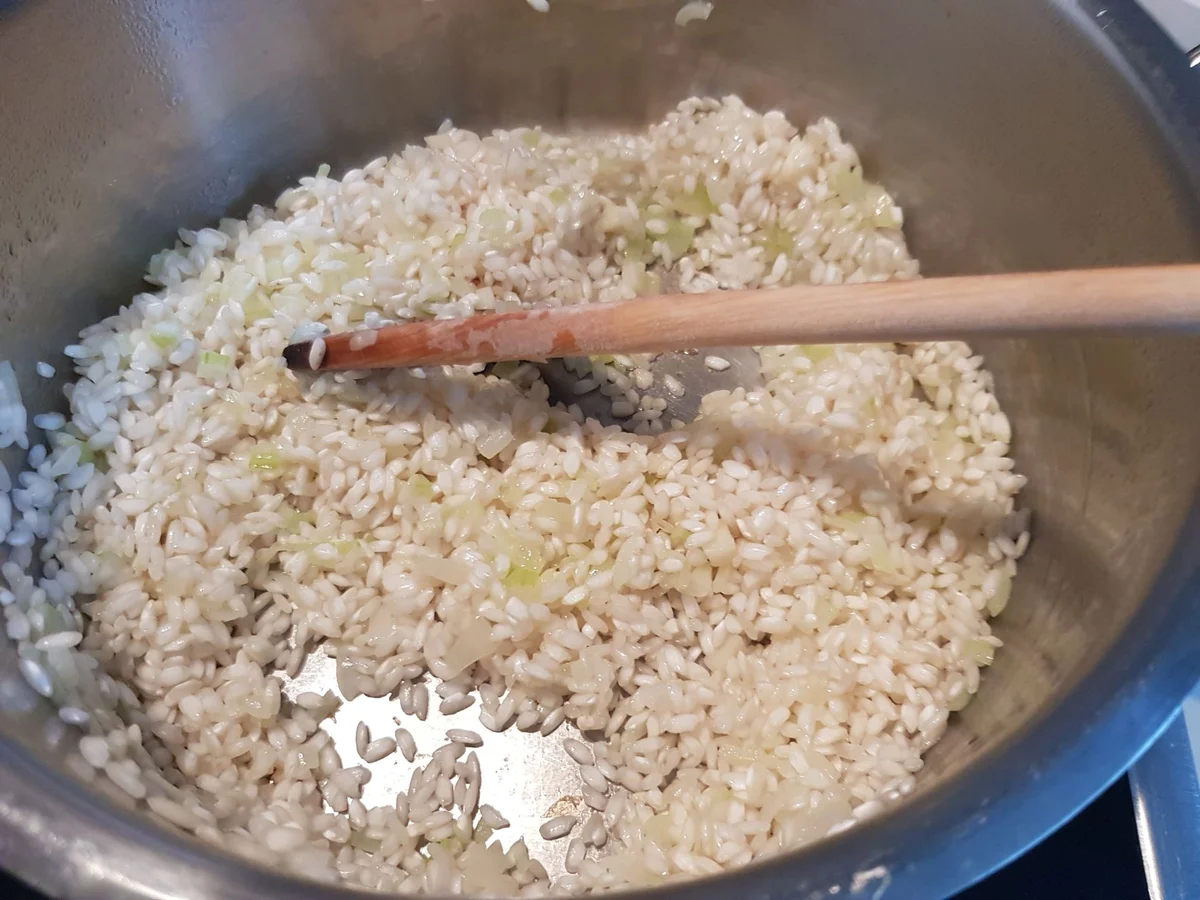 Zanderfilet im Parmesan-Mantel auf Risi e Bisi - Rezept - Bild Nr. 14516