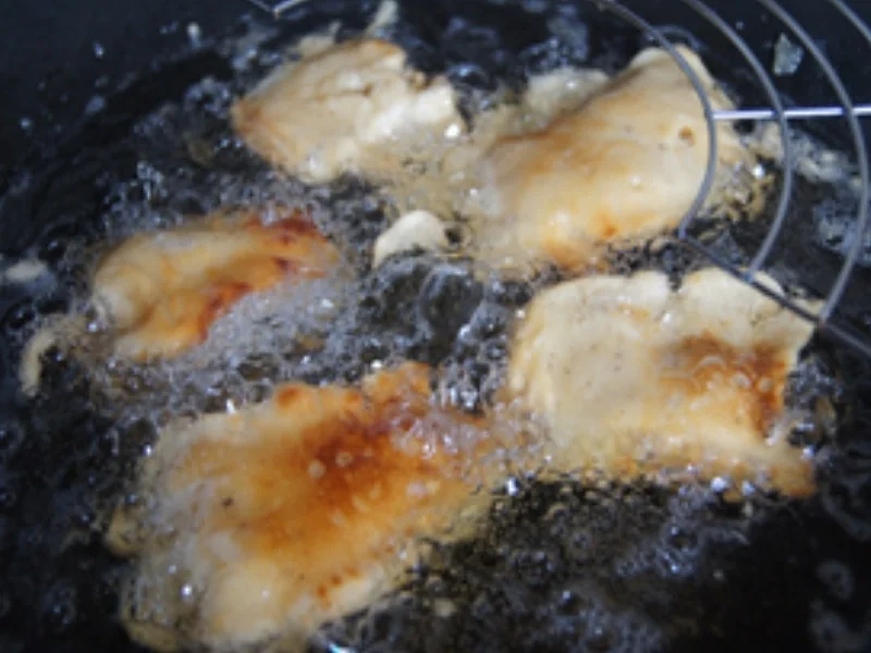 Ausgebackenes Pangasius-Filet mit gelben Stangenbohnen und Bechamel-Drillingen - Rezept - Bild Nr. 7