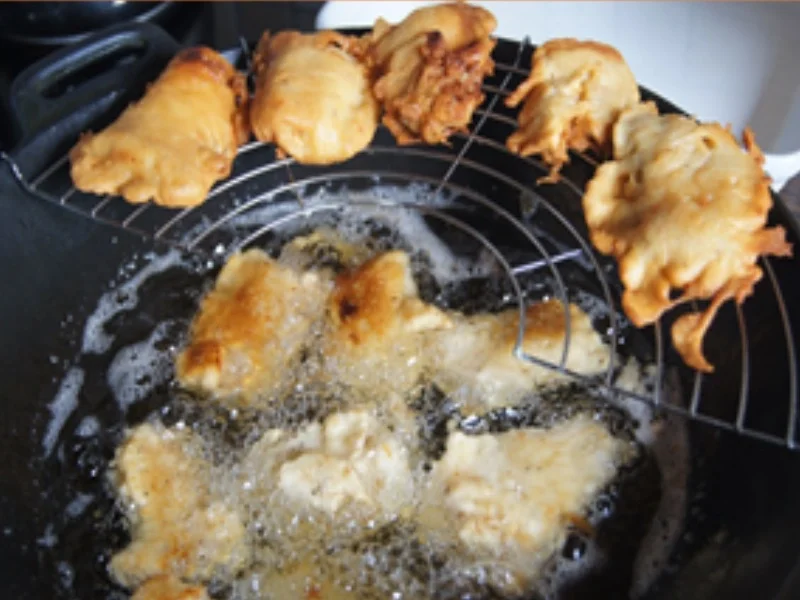 Ausgebackenes Pangasius-Filet mit gelben Stangenbohnen und Bechamel-Drillingen - Rezept - Bild Nr. 8