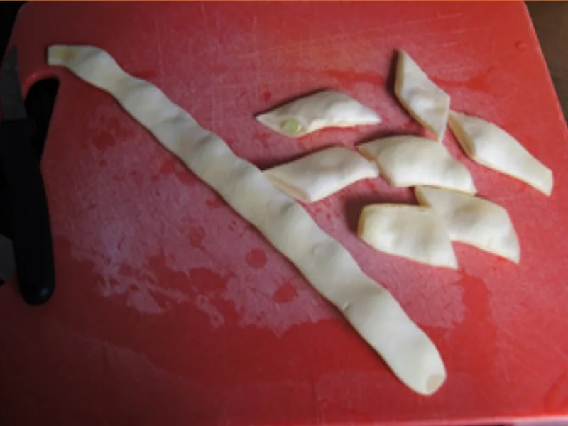 Ausgebackenes Pangasius-Filet mit gelben Stangenbohnen und Bechamel-Drillingen - Rezept - Bild Nr. 10