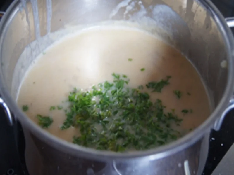 Ausgebackenes Pangasius-Filet mit gelben Stangenbohnen und Bechamel-Drillingen - Rezept - Bild Nr. 14