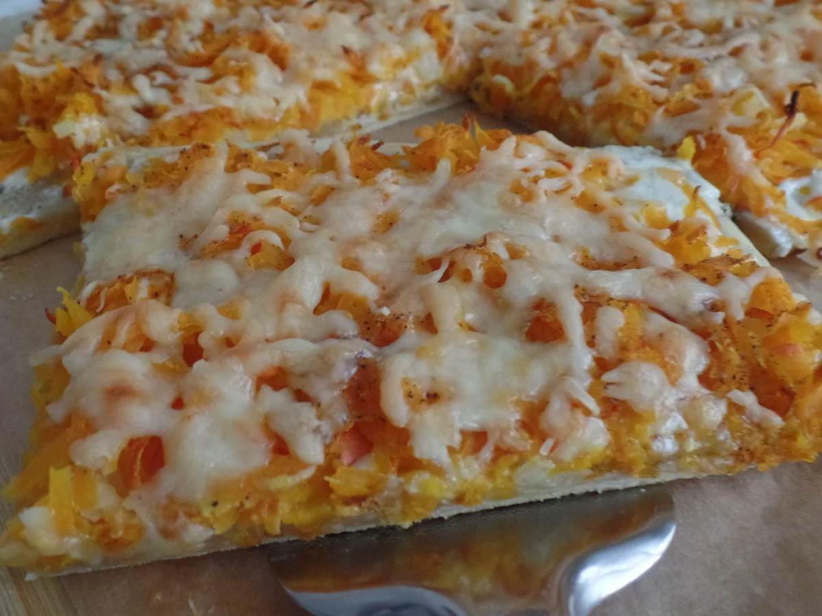 Kürbis-Möhren-Pizza - Rezept - Bild Nr. 14519