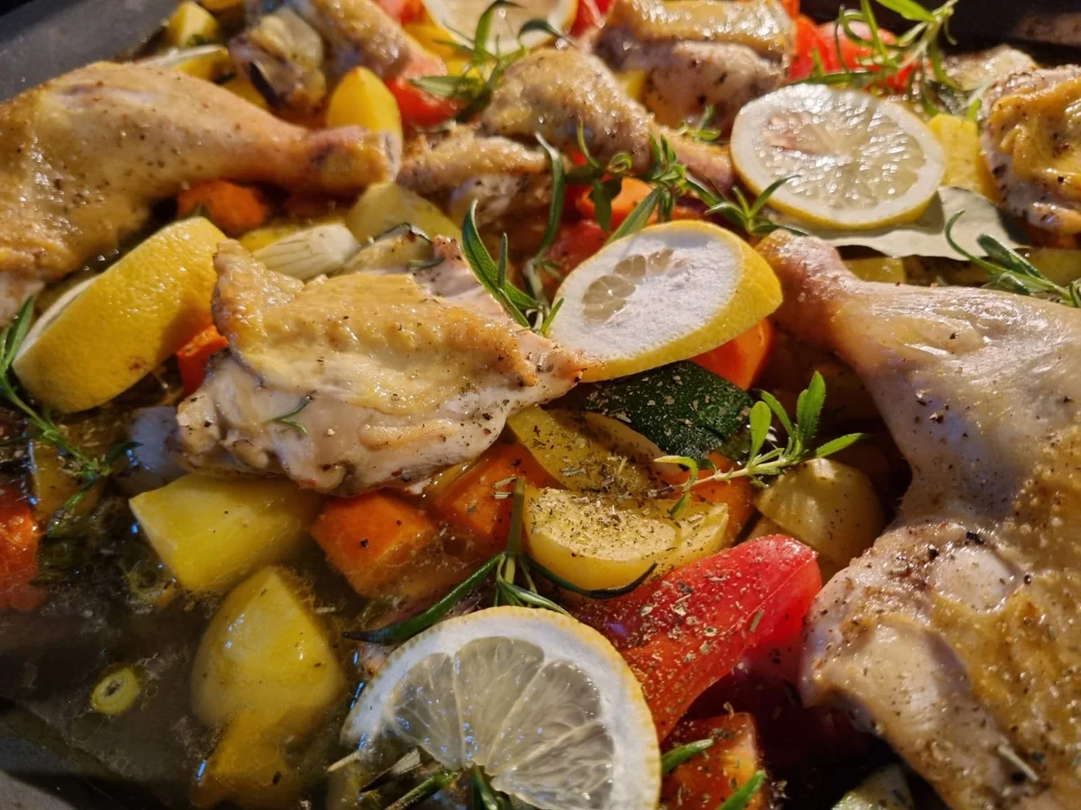 Maishühnchen auf mediterranen Gemüsebett - Rezept - Bild Nr. 2