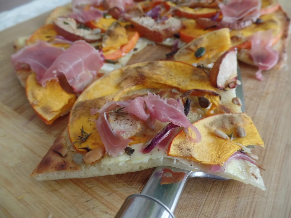 Rezept: Kürbis-Birnen-Flammkuchen Bild Nr. 14520 Kürbis-Birnen-Flammkuchen - Rezept - Bild Nr. 14520