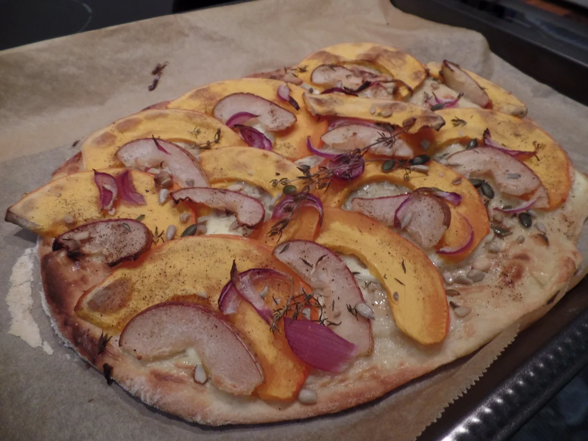 Rezept: Kürbis-Birnen-Flammkuchen Bild Nr. 14529 Kürbis-Birnen-Flammkuchen - Rezept - Bild Nr. 14529