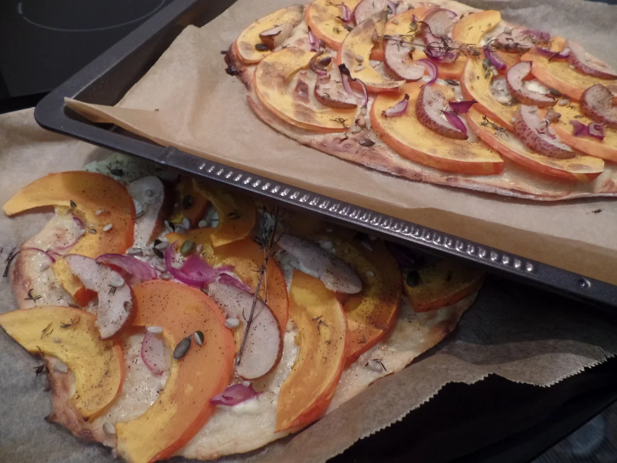 Rezept: Kürbis-Birnen-Flammkuchen Bild Nr. 14530 Kürbis-Birnen-Flammkuchen - Rezept - Bild Nr. 14530