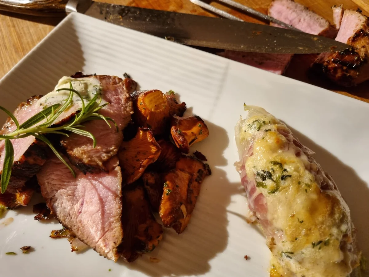 Rosa gebratene Kalbshüfte auf Pfifferlingen - Rezept - Bild Nr. 14532