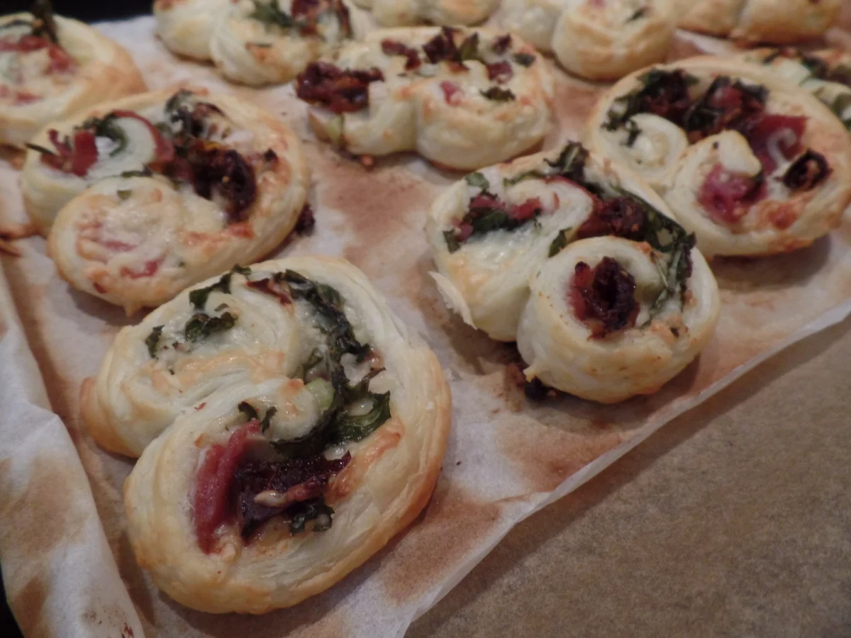 Schinken-Rucola -Tomaten-Röllchen mit Käse - Rezept - Bild Nr. 14560