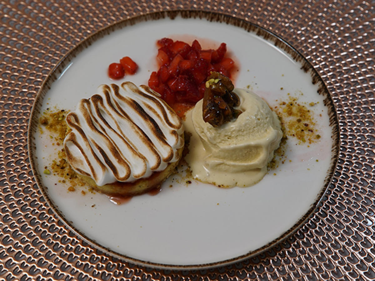 Tarte mit Tonkabohnen und Erdbeeren - von Das perfekte Dinner